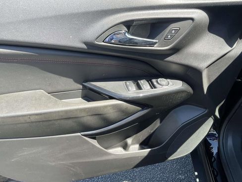 Used 2025 Chevrolet Trax RS w/ Driver Confidence Package image 14