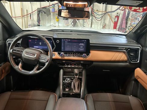 Certified 2024 GMC Canyon AT4 image 17