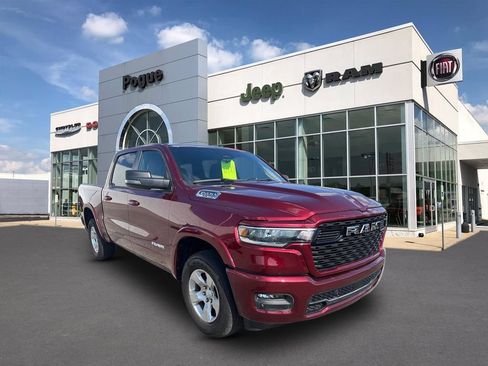 Used 2025 RAM 1500 Big Horn AWD/4WD image 3
