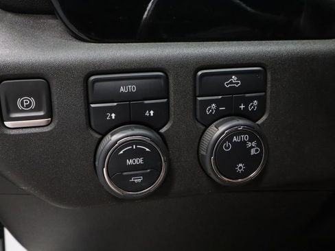 Used 2022 Chevrolet Silverado 1500 LT image 28