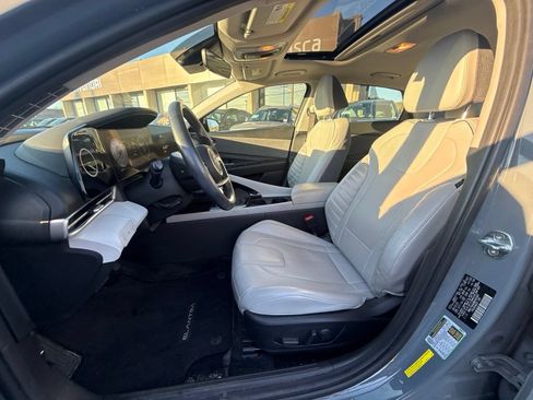 Used 2021 Hyundai Elantra Limited FWD image 11