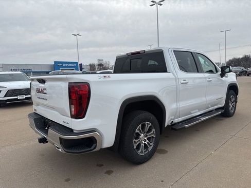 New 2026 GMC Sierra 1500 SLE AWD/4WD image 3
