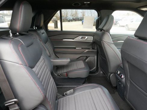 New 2026 Ford Explorer ST-Line w/ ST-Line Street Pack image 12