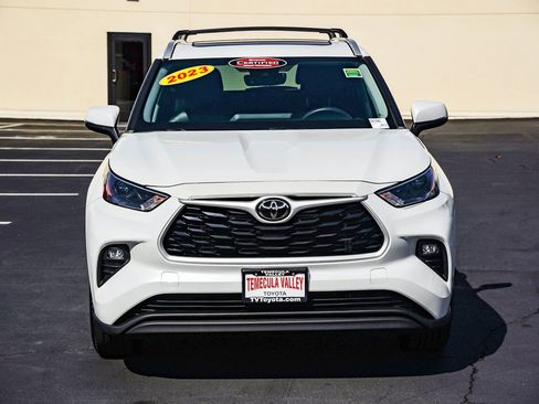 Certified 2023 Toyota Highlander XLE image 2