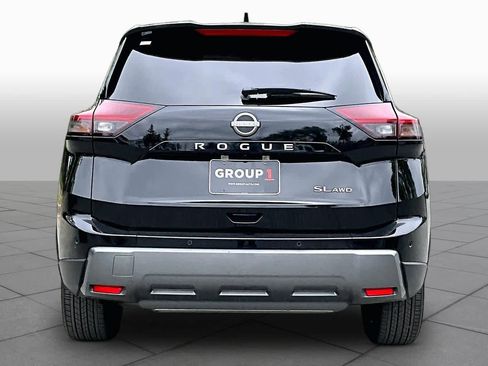 Used 2026 Nissan Rogue SL AWD/4WD image 5