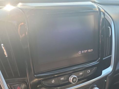 Used 2020 Chevrolet Traverse LT FWD image 17