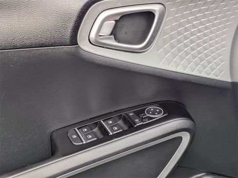 Used 2024 Kia Soul LX w/ Option Group 015 image 16