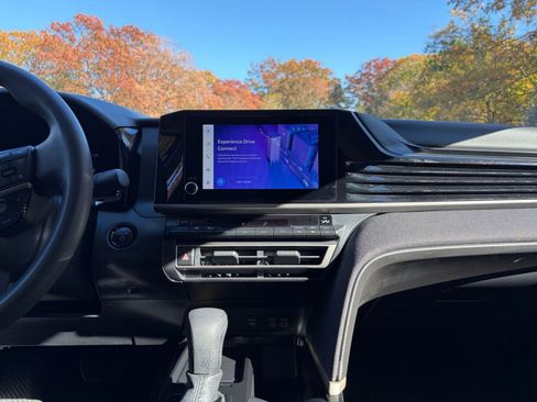 Used 2025 Toyota Camry LE image 18