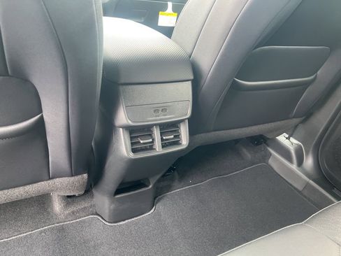 New 2026 Chevrolet Equinox LT w/ Convenience Package II image 19