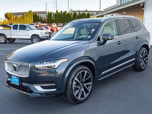 Used 2021 Volvo XC90 T8 Inscription Expression w/ Protection Package Premier AWD/4WD image 6