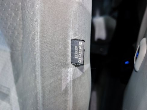 Used 2015 Toyota Sienna LE FWD image 46