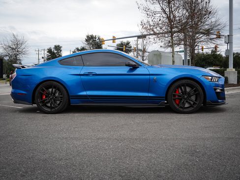 Used 2021 Ford Mustang Shelby GT500 w/ Technology Package image 12
