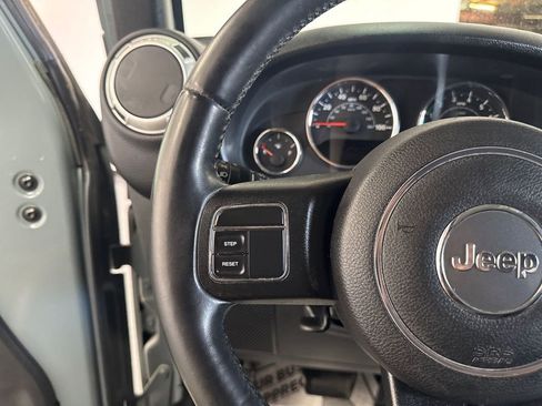 Used 2015 Jeep Wrangler Unlimited Sahara AWD/4WD image 11