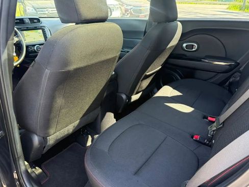 Used 2015 Kia Soul + FWD image 12