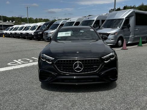 New 2026 Mercedes-Benz E 53 AMG e 4MATIC Wagon image 3
