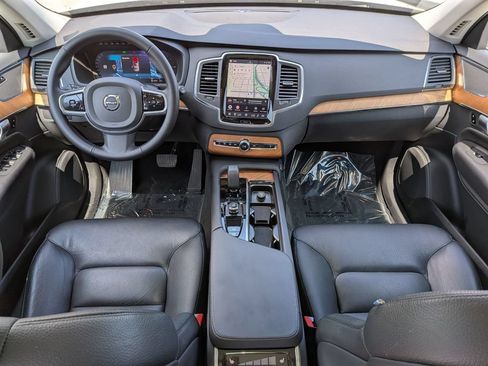 Used 2023 Volvo XC90 T8 Core AWD/4WD image 5
