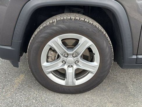 Certified 2023 Jeep Compass Latitude AWD/4WD image 11