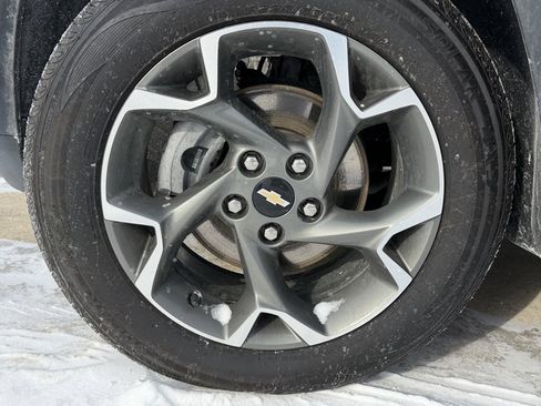 Used 2024 Chevrolet Trax LT w/ LT Convenience Package image 23