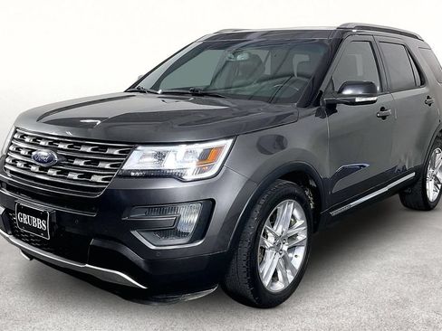 Used 2016 Ford Explorer XLT w/ Equipment Group 202A FWD image 12