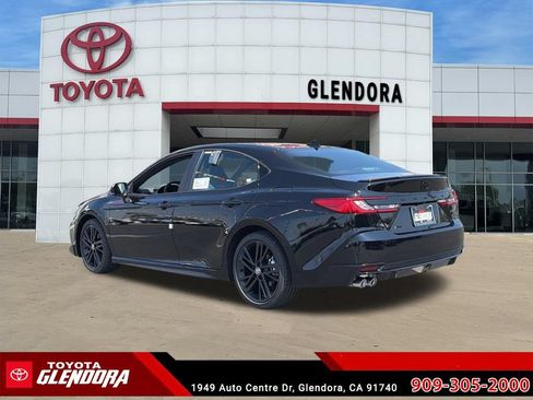 New 2026 Toyota Camry Hybrid FWD image 7