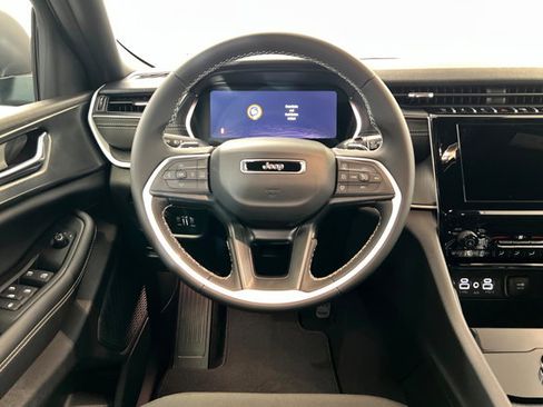 New 2026 Jeep Grand Cherokee Laredo AWD/4WD image 12
