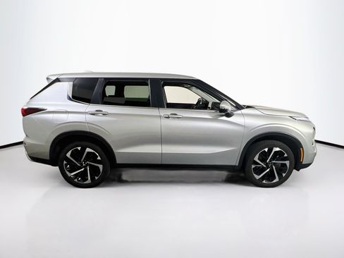 Used 2024 Mitsubishi Outlander SE AWD/4WD image 4
