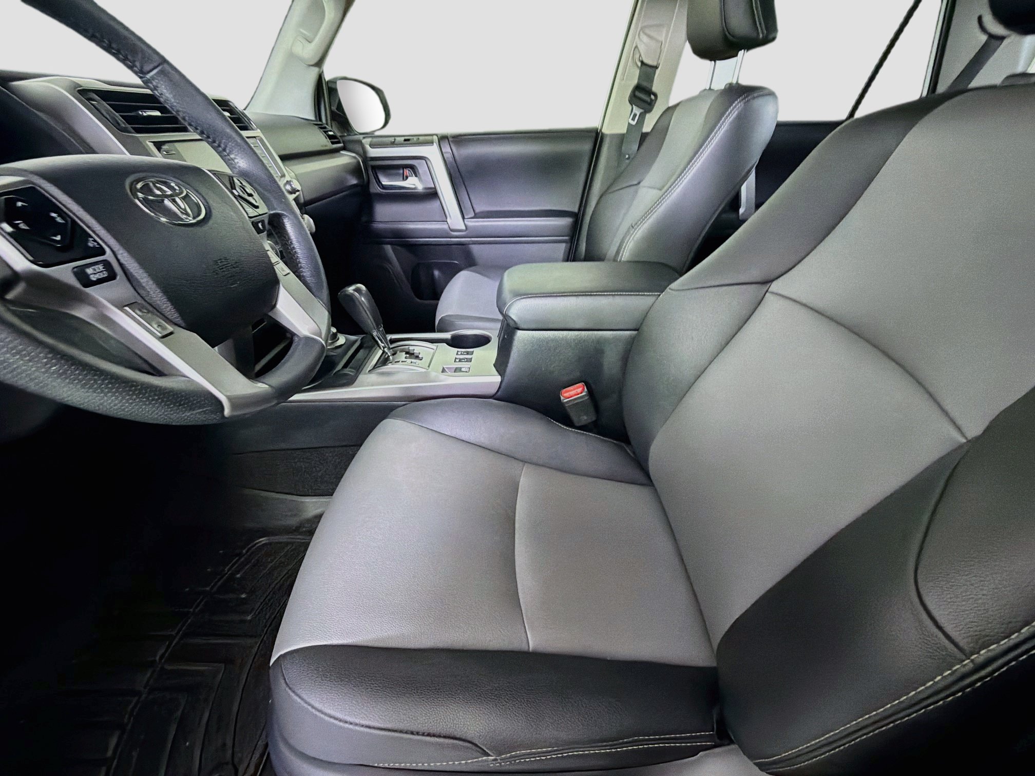 Used 2020 Toyota 4Runner SR5 Premium w/ Moonroof Package AWD/4WD image 13