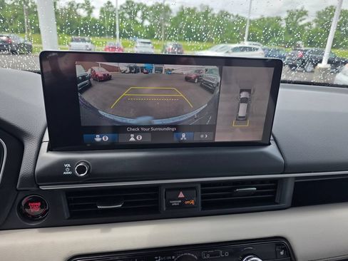 New 2026 Honda Pilot Touring image 16