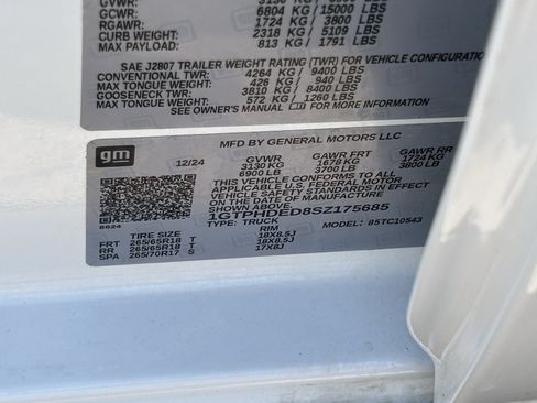 Certified 2025 GMC Sierra 1500 SLT RWD image 33