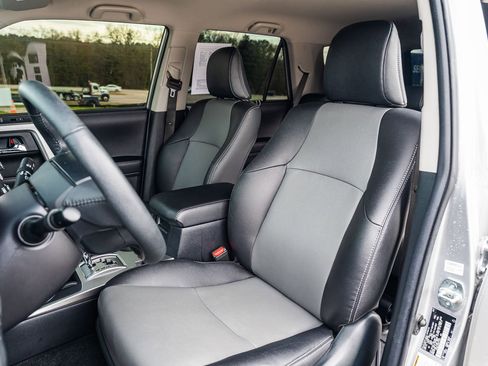 Used 2022 Toyota 4Runner SR5 Premium image 20