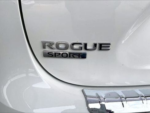 Certified 2022 Nissan Rogue Sport SL w/ Premium Package AWD/4WD image 10