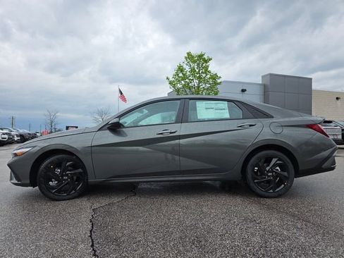New 2026 Hyundai Elantra Sport FWD image 12