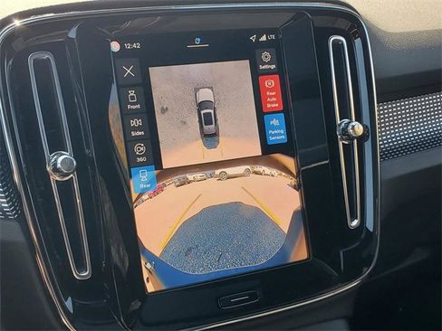 New 2026 Volvo XC40 B5 Ultra w/ Protection Package Premier image 23