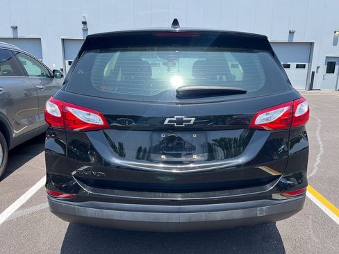 Used 2021 Chevrolet Equinox LS w/ LPO, Blackout Package FWD image 3