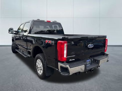 Used 2024 Ford F250 XLT w/ FX4 Off-Road Package AWD/4WD image 2