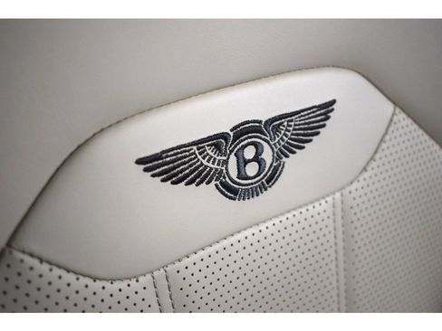 Certified 2024 Bentley Bentayga AWD/4WD image 35