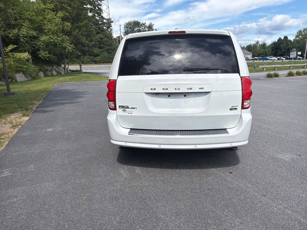 Used 2014 Dodge Grand Caravan SXT w/ Rear Park Assist Package FWD image 7