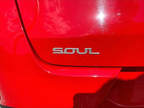 Used 2023 Kia Soul LX FWD image 10