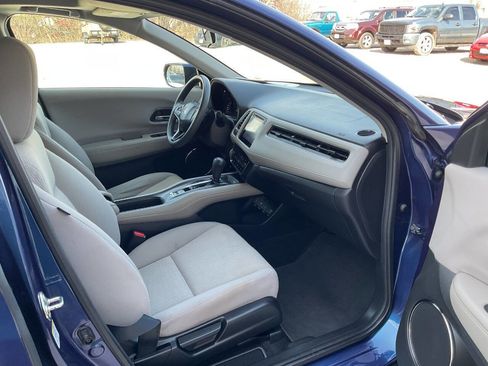 Used 2016 Honda HR-V EX image 37