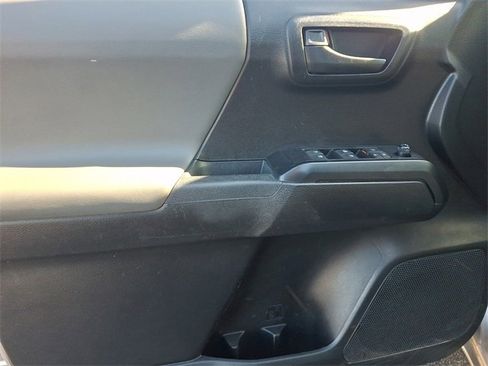 Used 2021 Toyota Tacoma SR image 12