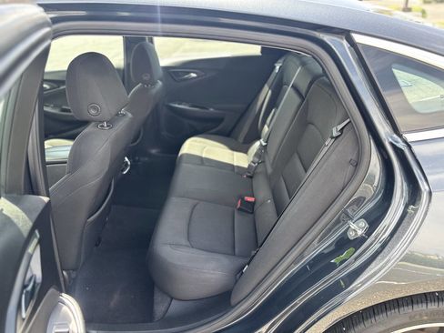 Used 2021 Chevrolet Malibu LT FWD image 17