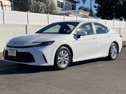 Certified 2025 Toyota Camry LE image 6