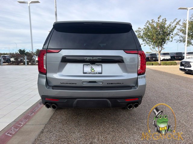 Used 2023 GMC Yukon Denali w/ Advanced Technology Package AWD/4WD image 6