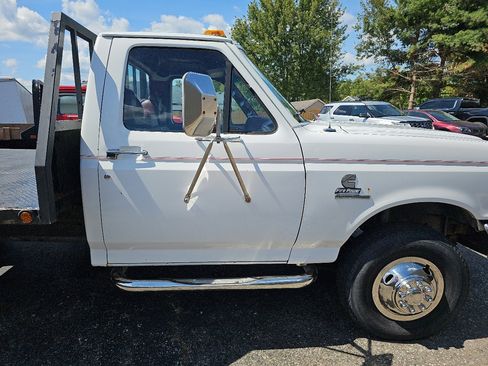 Used 1989 Ford F450 2WD Regular Cab Super Duty image 12