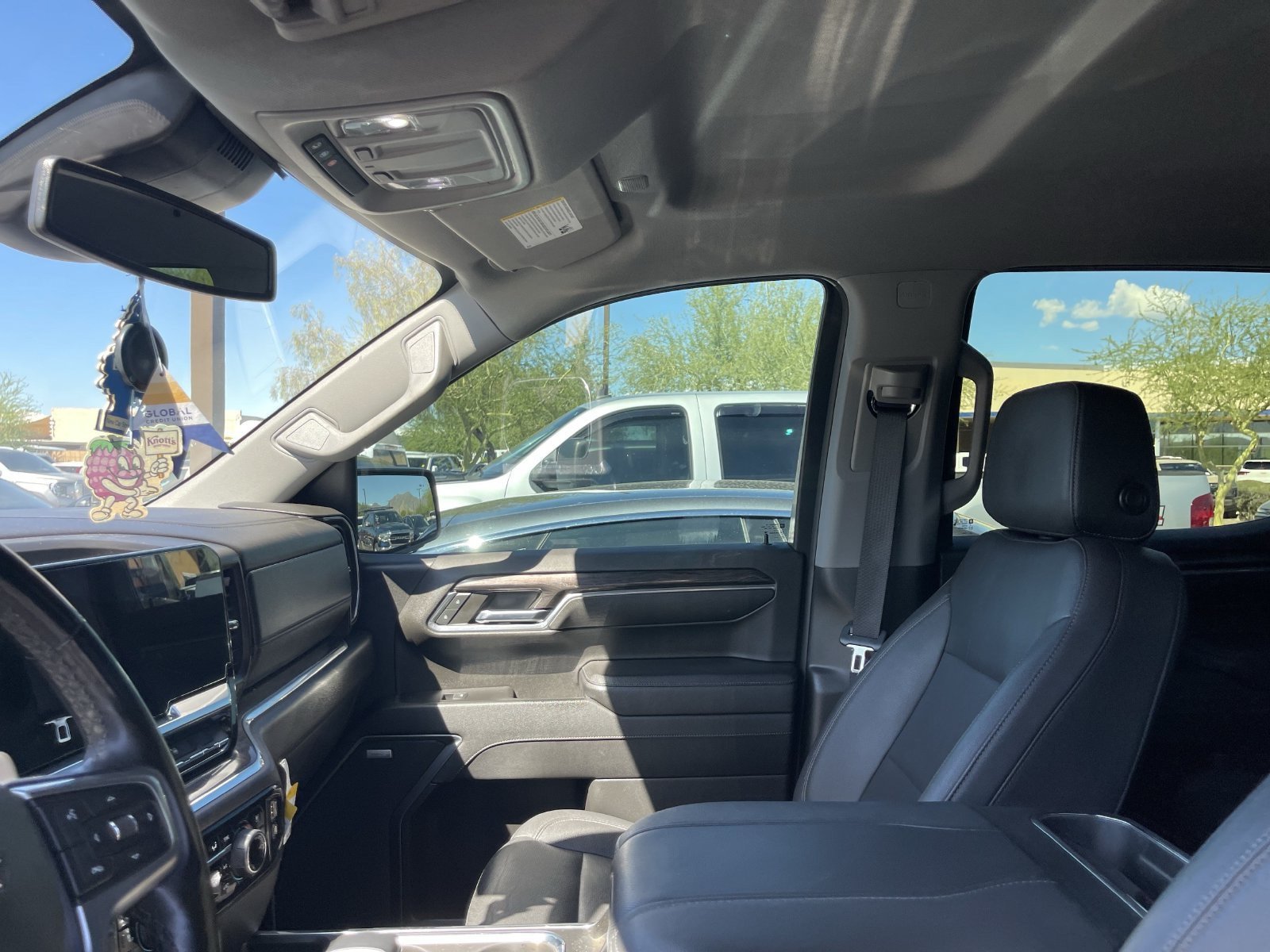 Certified 2023 Chevrolet Silverado 1500 LTZ AWD/4WD image 9