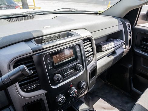Used 2018 RAM 2500 Tradesman w/ Chrome Appearance Group AWD/4WD image 28