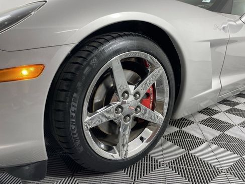 Used 2005 Chevrolet Corvette Convertible w/ Preferred Equipment Group image 12