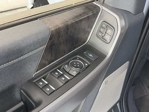 Used 2025 Ford F350 Lariat AWD/4WD image 26