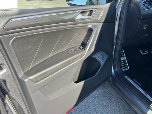 Used 2021 Volkswagen Tiguan SEL Premium R-Line image 6