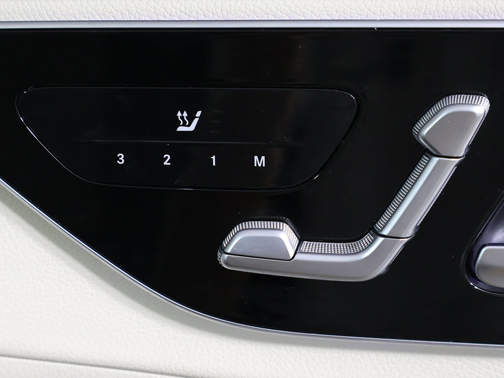 Used 2023 Mercedes-Benz C 300 4MATIC Sedan w/ Exclusive Trim Package image 37